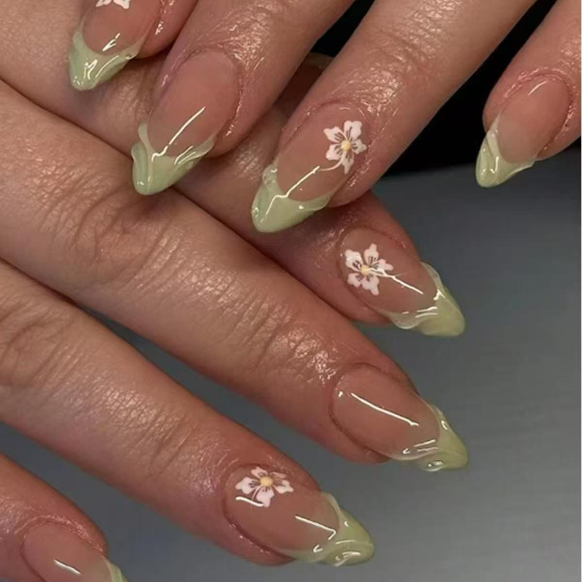 Nail Art Aesthetic - 24pcs Simple Green French Fake Nails