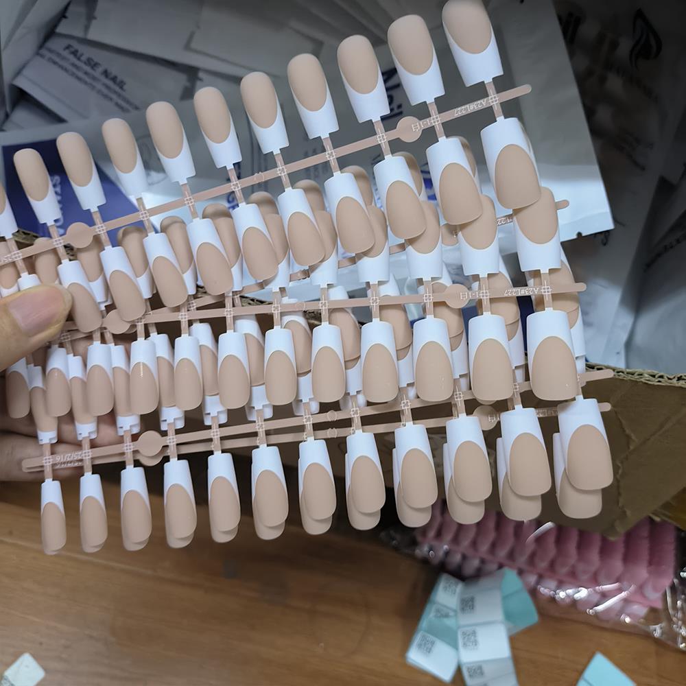 120Pcs Nude French Fake Nails  - Nail Art Aesthetic recension och pris